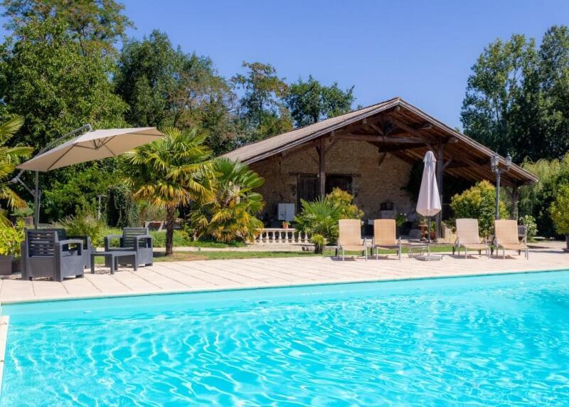 Casseneuil En Bord De Riviere Bed & Breakfast エクステリア 写真