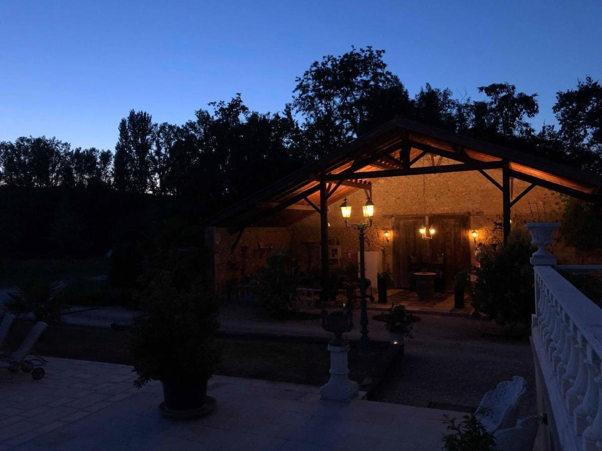 Casseneuil En Bord De Riviere Bed & Breakfast エクステリア 写真